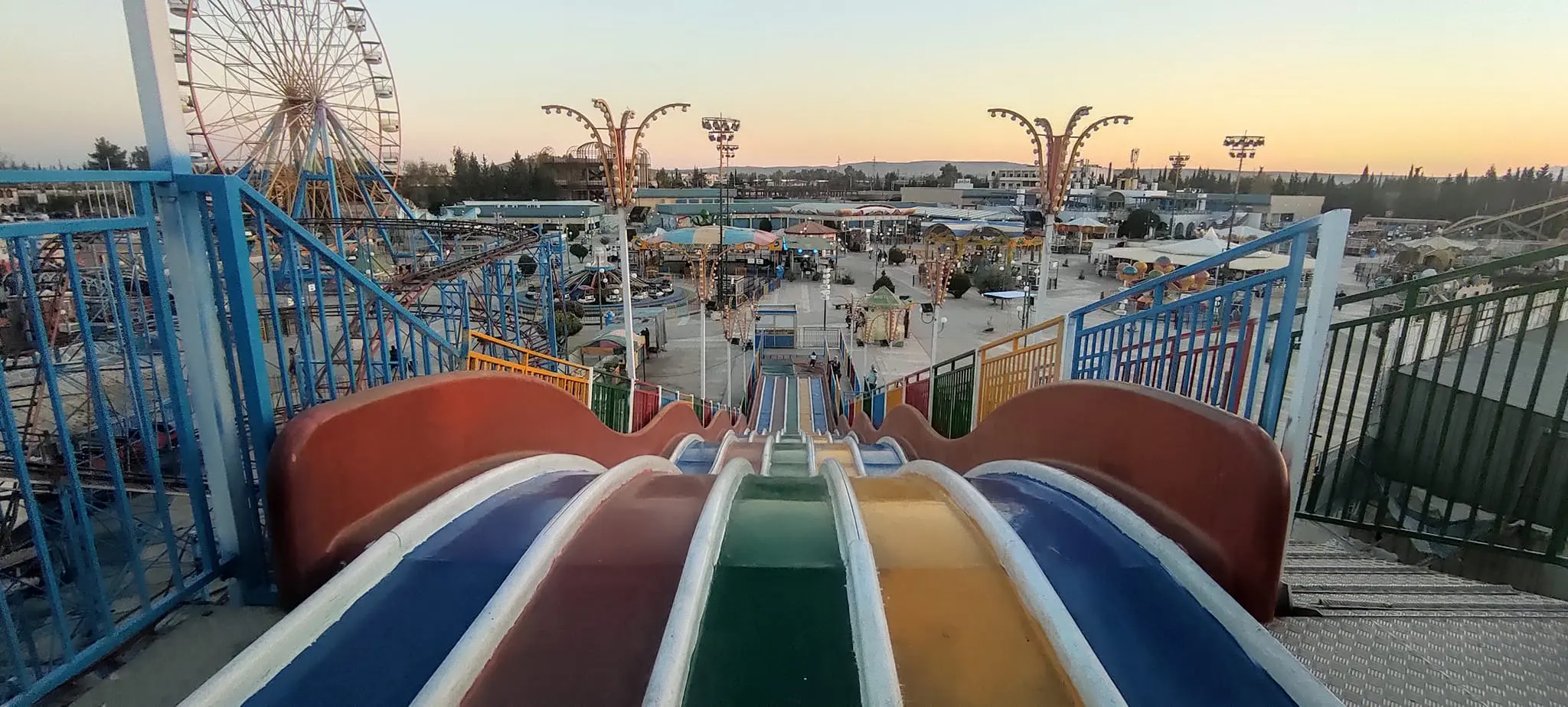 الأرض السعيدة